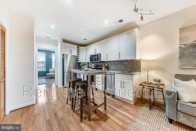 Foto del edificio - 1446 Newton St NW