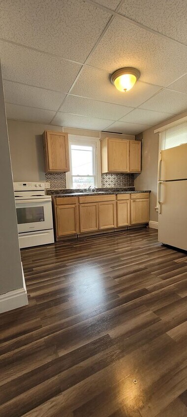 Foto principal - 156 N Harrison St