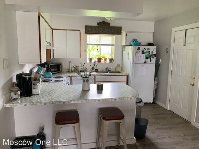 Foto del edificio - 5 br, 3 bath Apartment - 1211 E 5th St