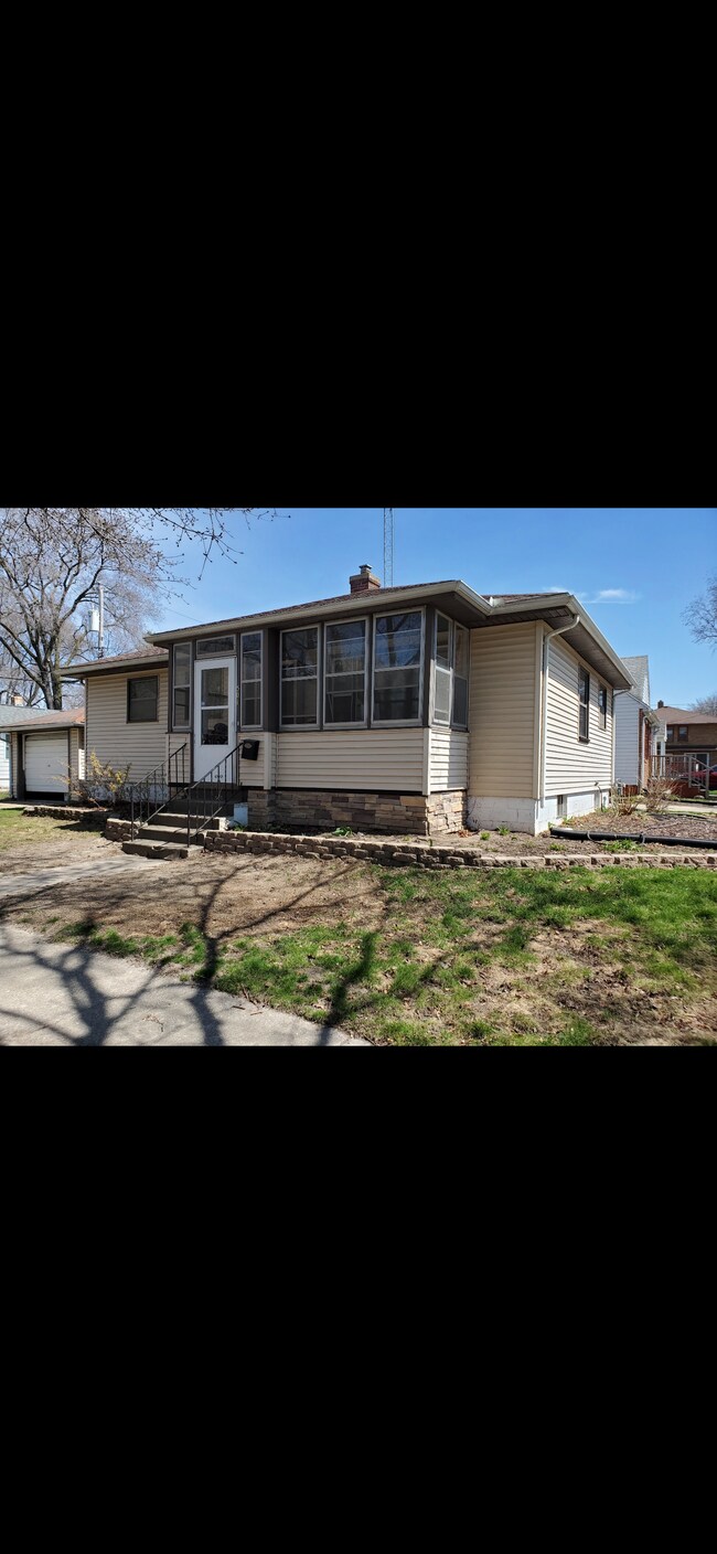 501 Algoma St, Madison, WI 53704 House Rental in Madison, WI