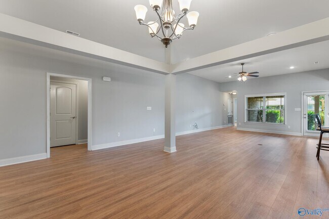 Foto del edificio - 323 Harbor Glen Dr SW