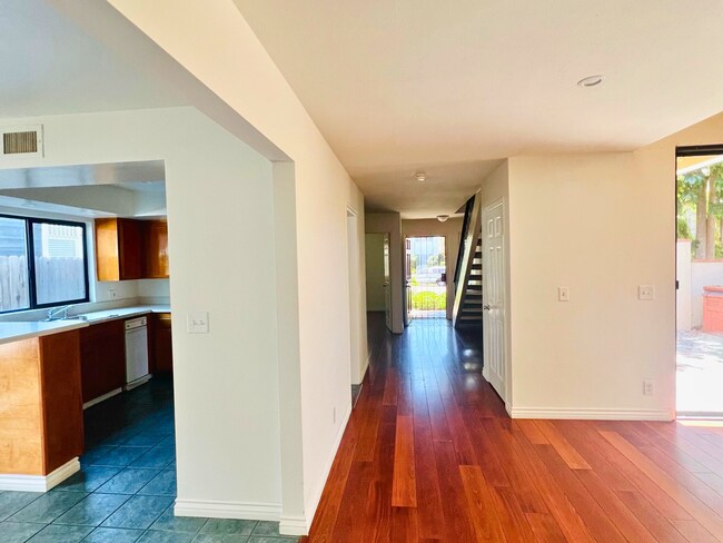 Foto del edificio - 3501-3503 E. 2nd St.