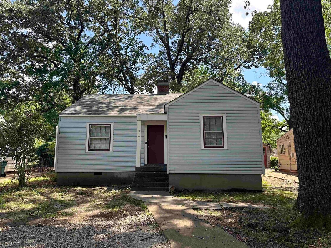 Primary Photo - 3171 Carnes Ave