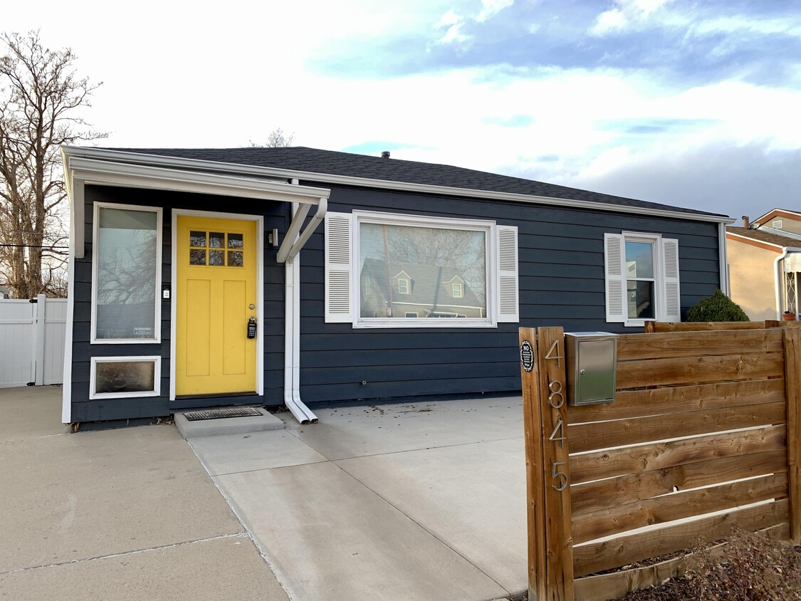 Primary Photo - 4845 Shoshone St