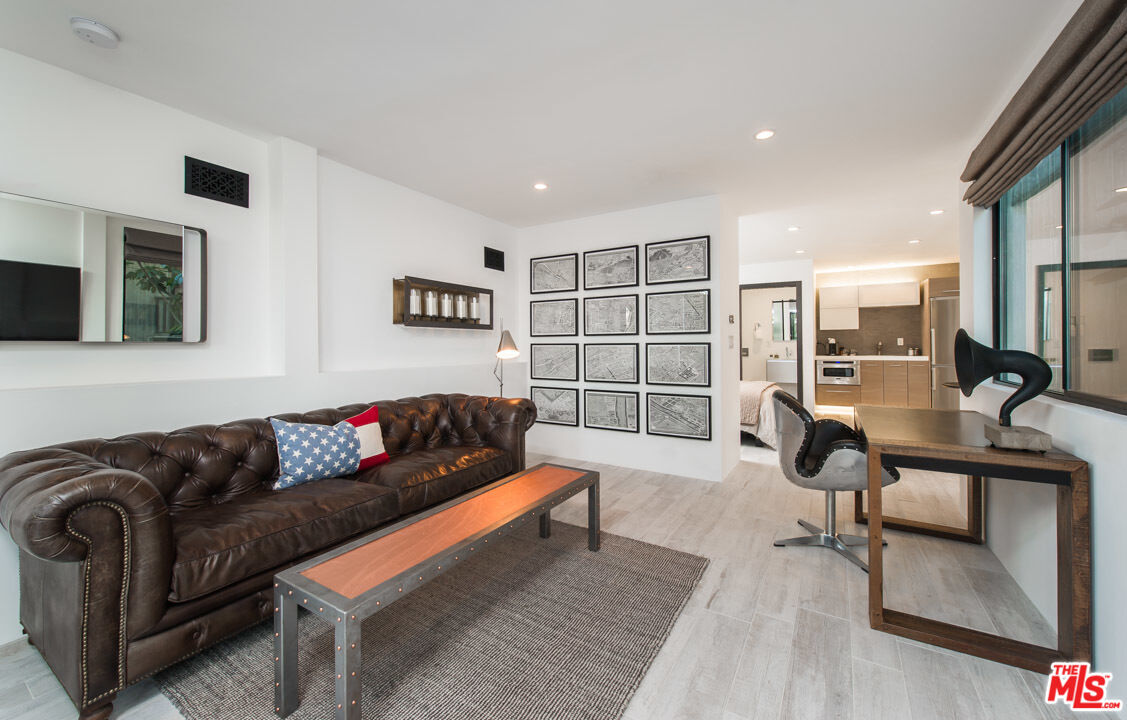 Foto principal - 8555 W Sunset Blvd