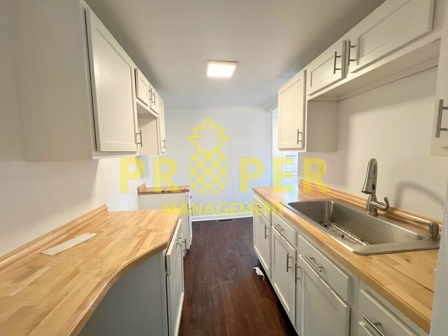 Foto del edificio - 2 bedrooms 1 bathroom house