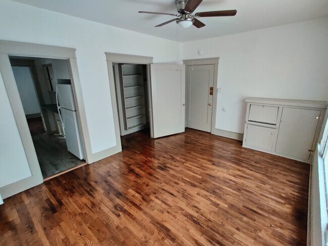 Building Photo - 223 Lime Ave