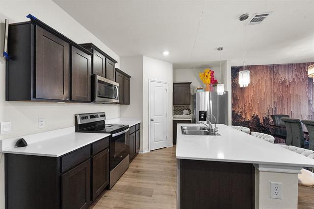 Foto del edificio - 205 FieldTrail Ln
