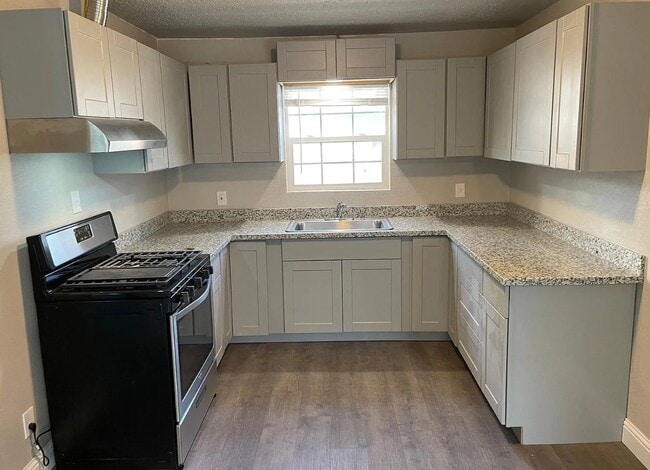 Building Photo - 809 Marion St