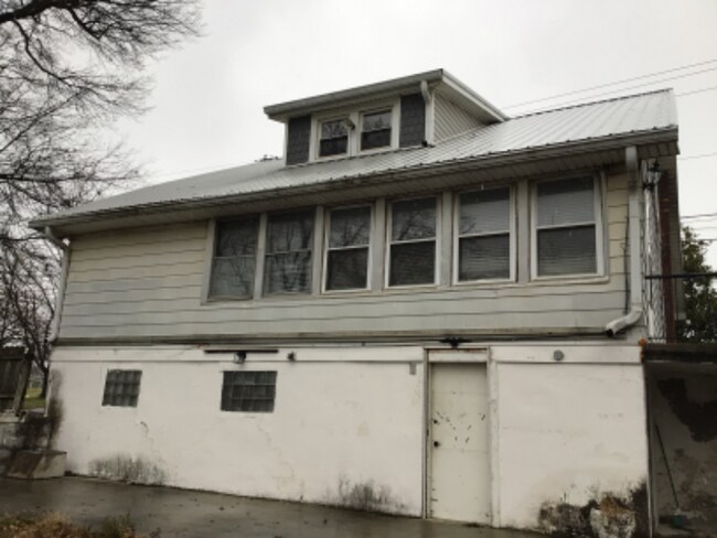 Building Photo - 692 E Loudon Ave
