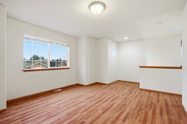 Building Photo - 16115 40th Ave SE