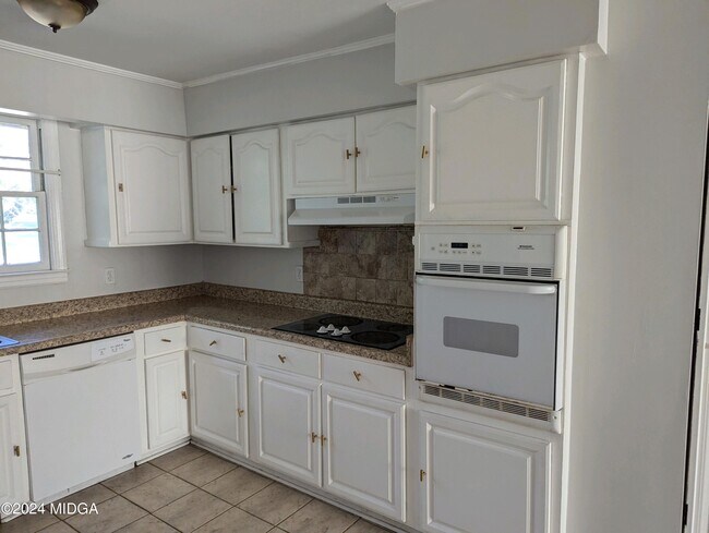 Foto del edificio - 2971 Crestline Dr