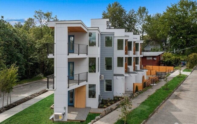 Building Photo - 9350 Sturtevant Ave S