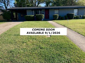 Building Photo - 2805 Camellia St