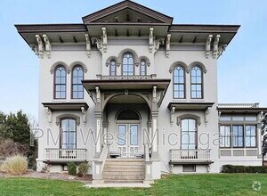 Building Photo - 44 Lafayette Ave NE