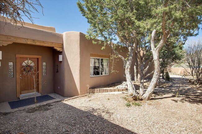 Building Photo - 38 Camino Barranca