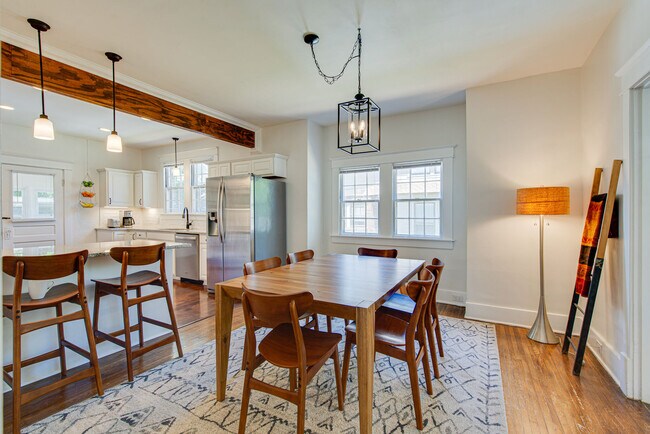 Foto del edificio - 2231 Blair Blvd