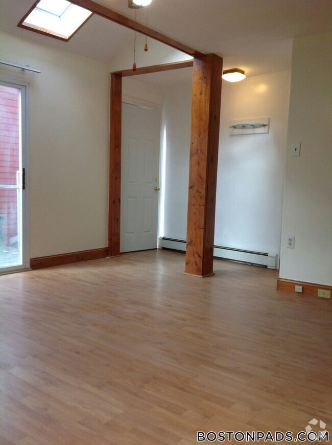 Building Photo - 154 Pearl St