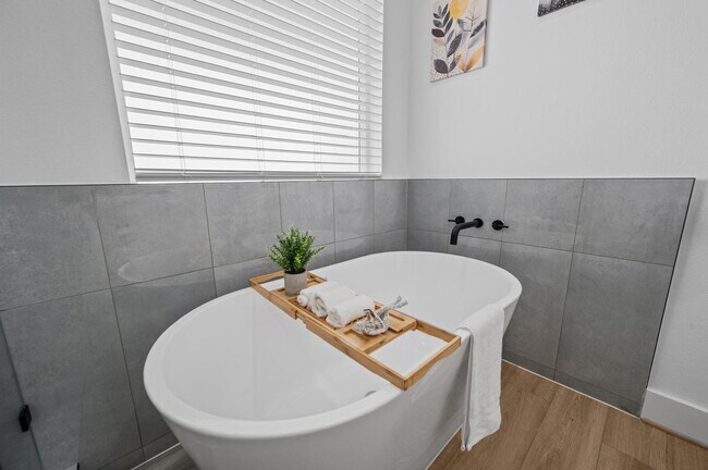 Building Photo - 4201 Stassen St