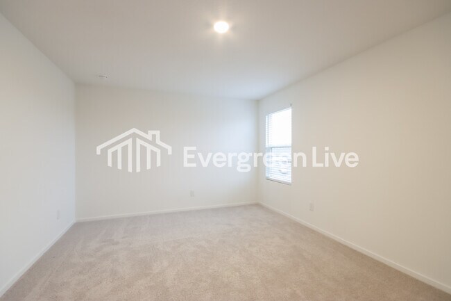 Foto del edificio - 31428 Moore Rd