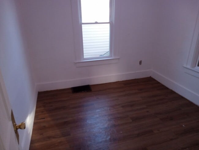 Building Photo - 2050 Berdan Ave