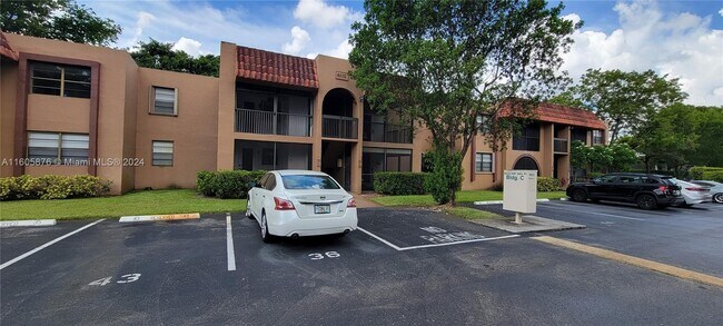 Foto del edificio - 8632 NW 34th Pl