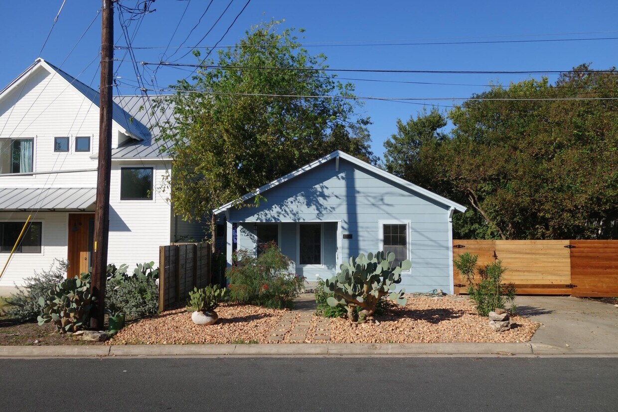 Exterior - 1204 Singleton Ave