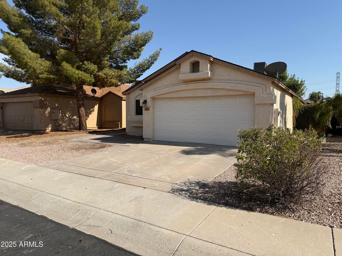 Building Photo - 4019 W Fallen Leaf Ln