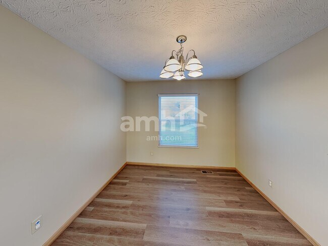 Foto del edificio - 35 Wrens Nest Ct