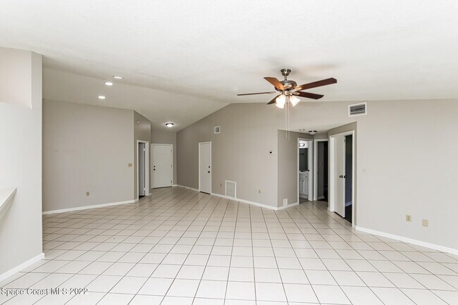 Foto del edificio - 645 Norse St NW