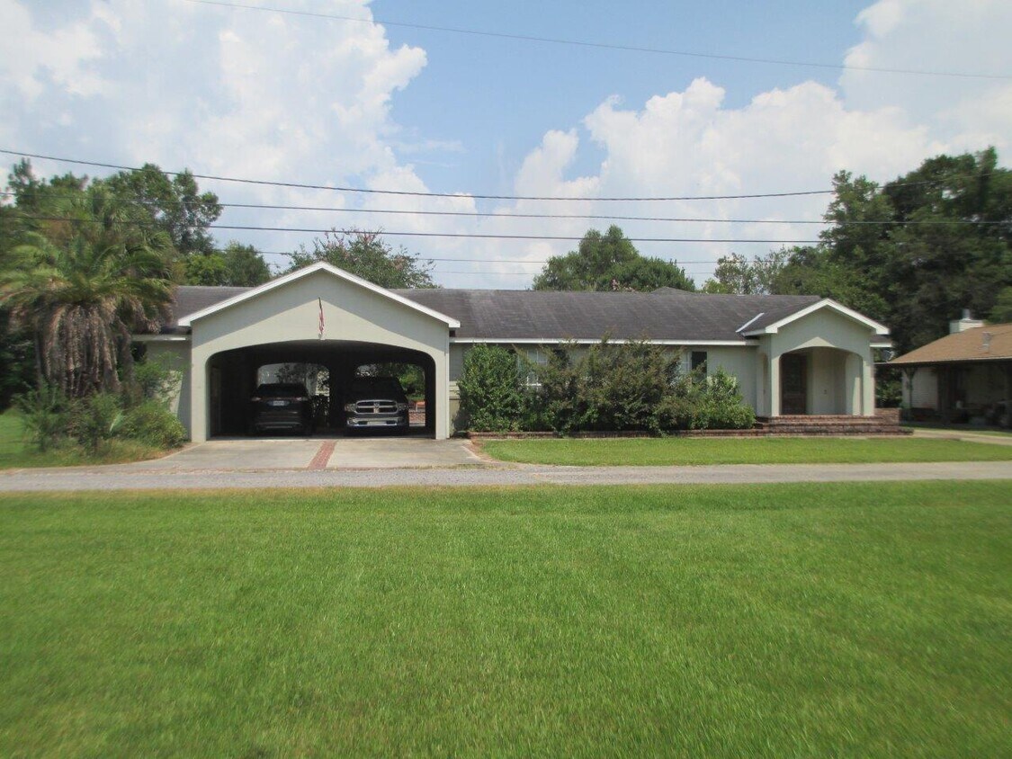 133 Rue Rue, Thibodaux, LA 70301 House for Rent in Thibodaux, LA