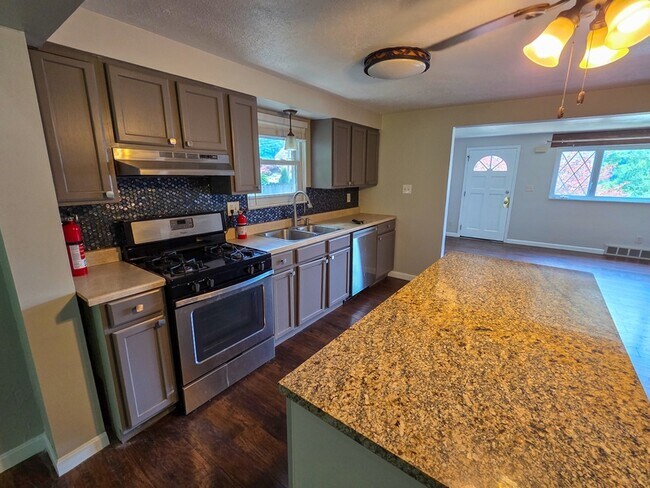 Foto del edificio - 151 Mahoning Dr