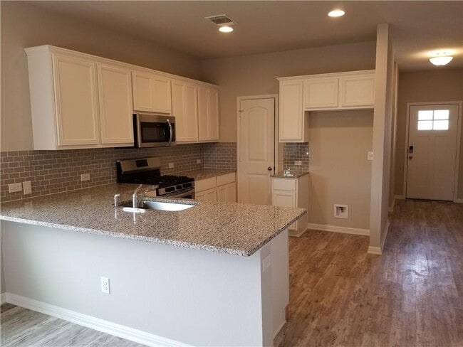 Building Photo - 2031 Port Ellen Dr