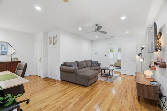 Foto del edificio - 502 Gregory Ave