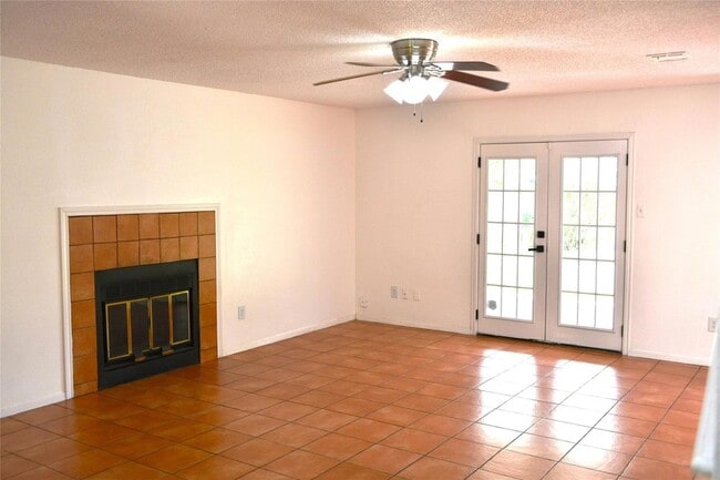 Building Photo - 1207 Crupp Ct