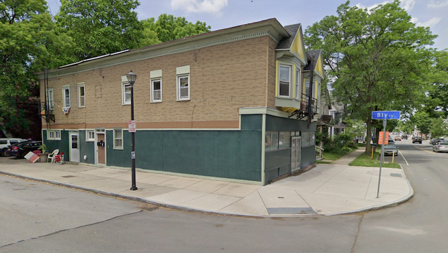 Building Photo - 1087 S Clinton Ave