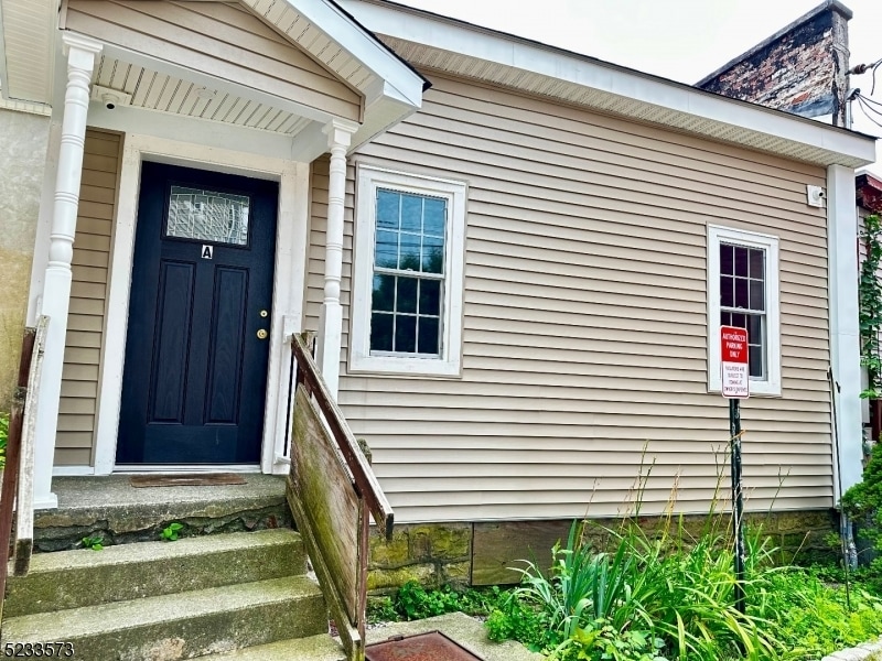 304 Water St Unit A, Belvidere, NJ 07823 Room for Rent in Belvidere, NJ