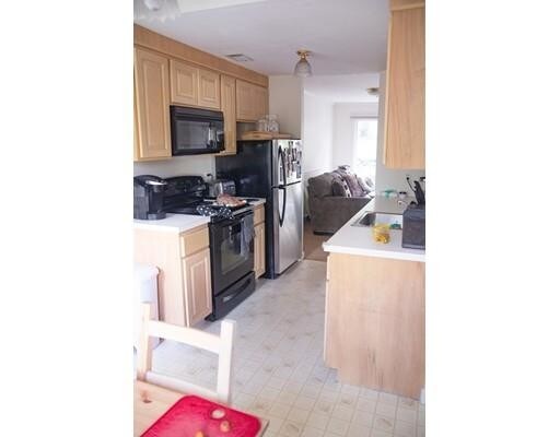 Foto del edificio - 84 Walpole St