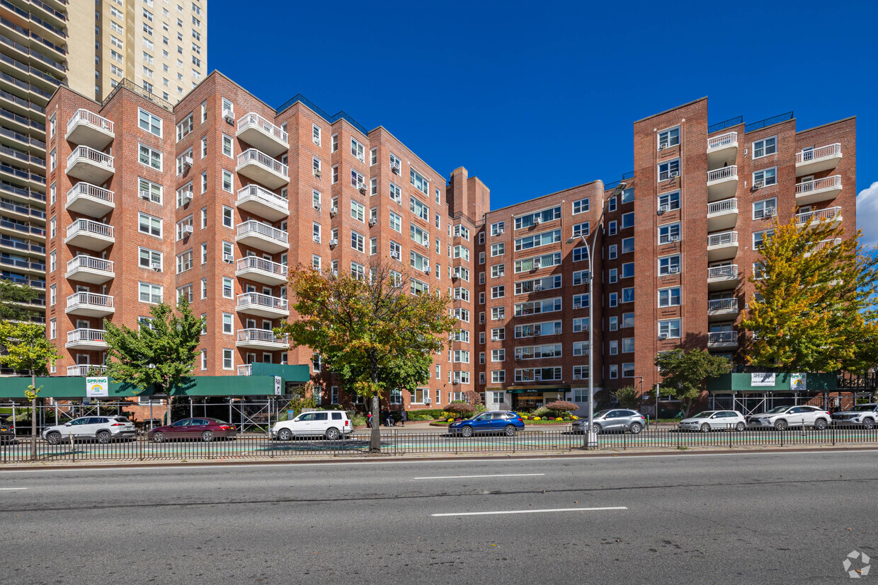 Park Briar - Apartments in Forest Hills, NY | Apartments.com