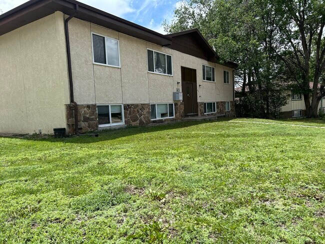 Foto del edificio - 4715 Scenic Cir