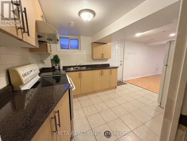 Photo du bâtiment - 313 Rossland Rd W