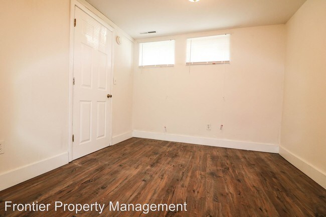Building Photo - 1019 Moro St