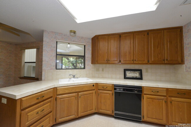 Foto del edificio - 6130 Royal Breeze