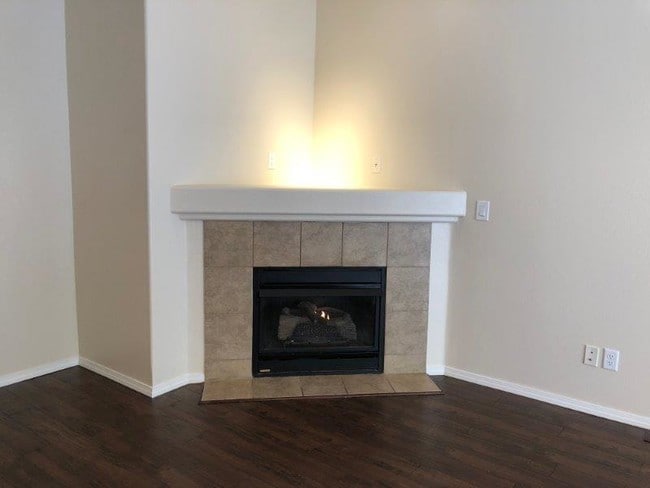 Building Photo - 20426 Hoodview Ave