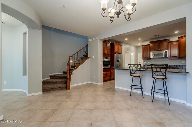 Building Photo - 3921 E Melinda Dr
