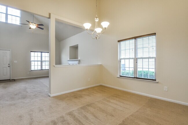 Foto del edificio - 1056 S Philwood Ct