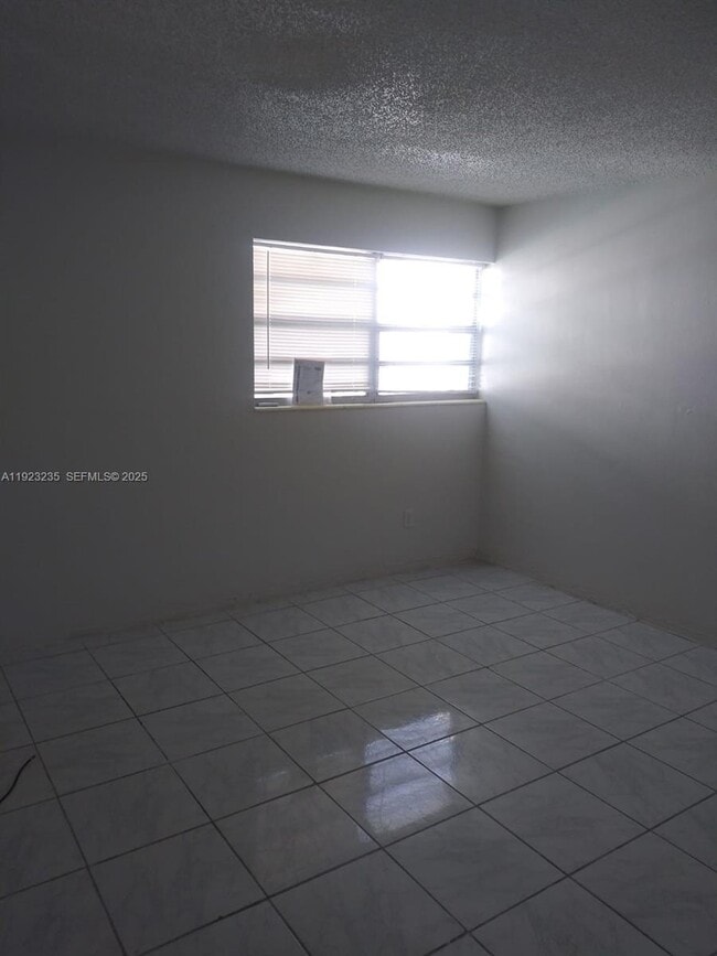 Foto del edificio - 17031 NE 21st Ave