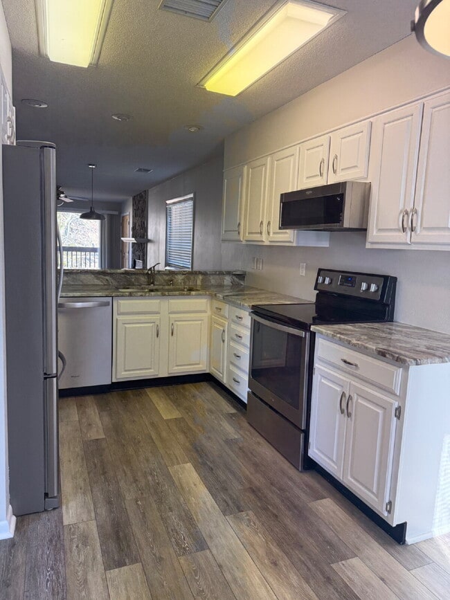 Foto del edificio - Stunning 2-Bed, 2-Bath Condo Views,  Modern Amenities in Waynesville, NC