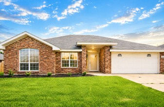 Building Photo - 3902 Split Oak Dr