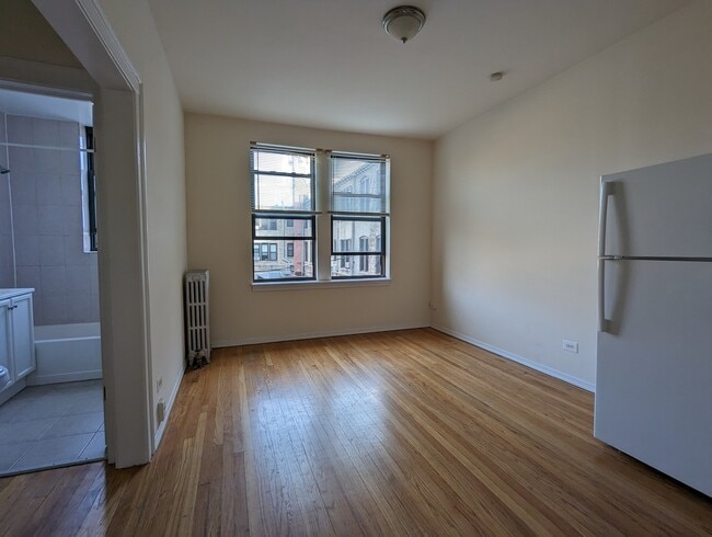Foto del edificio - 2737 N Spaulding Ave